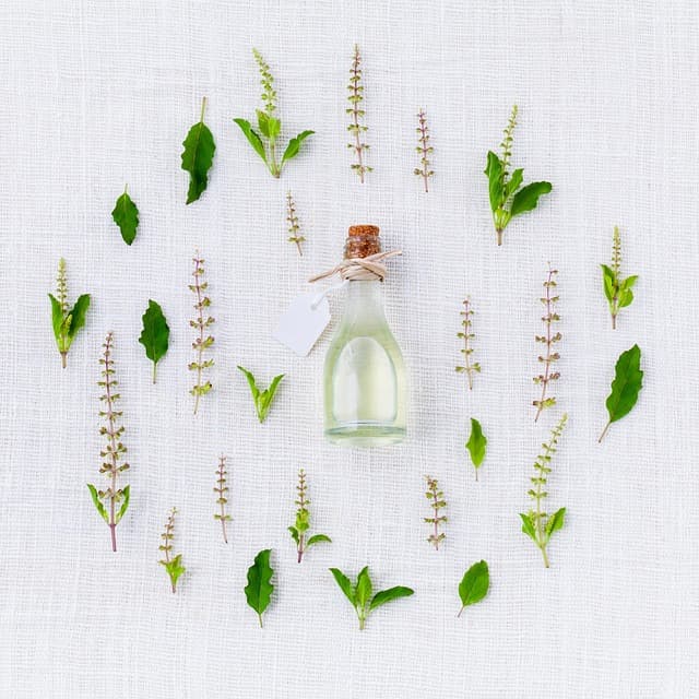 Comment utiliser les huiles essentielles pour apaiser le stress